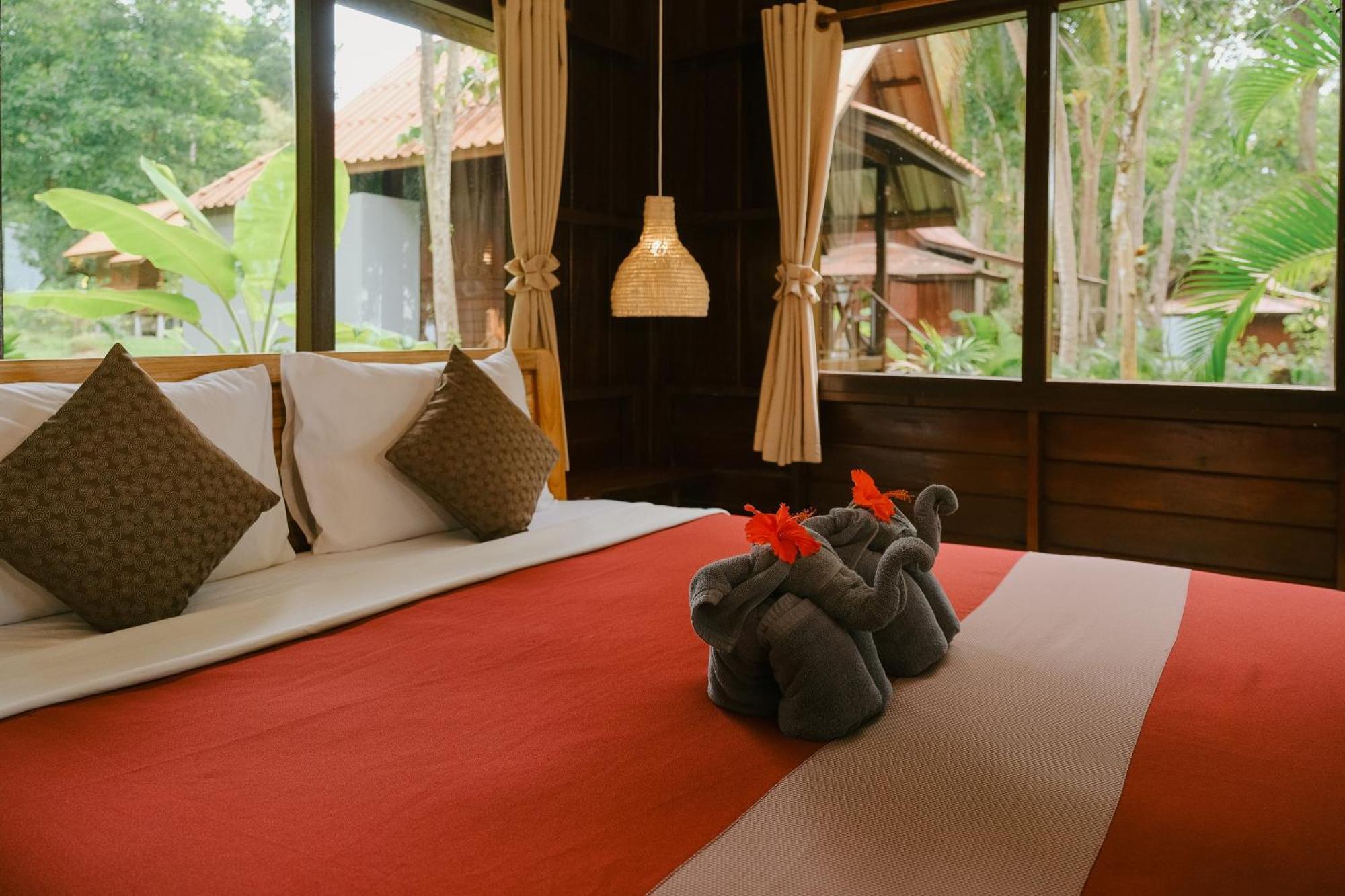 Joy Bungalow Resort And Restaurant Koh Jum Buitenkant foto
