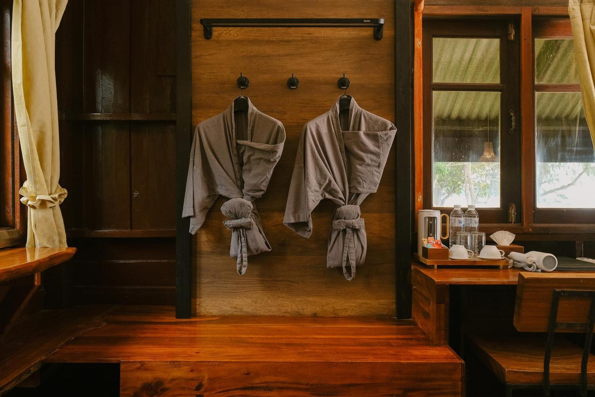 Joy Bungalow Resort And Restaurant Koh Jum Buitenkant foto