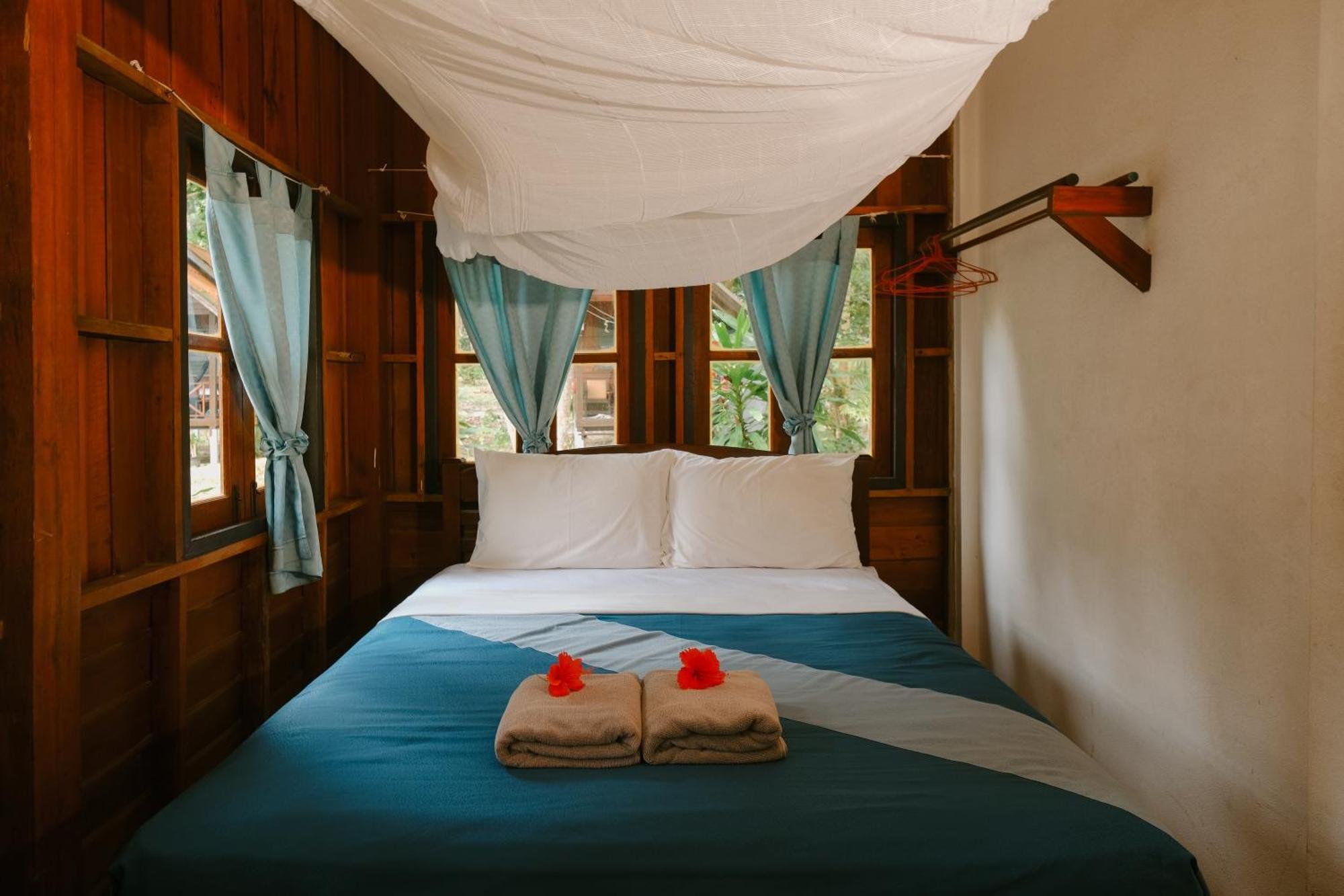Joy Bungalow Resort And Restaurant Koh Jum Buitenkant foto