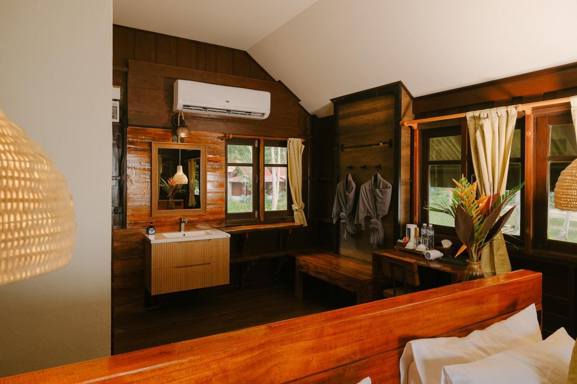 Joy Bungalow Resort And Restaurant Koh Jum Buitenkant foto