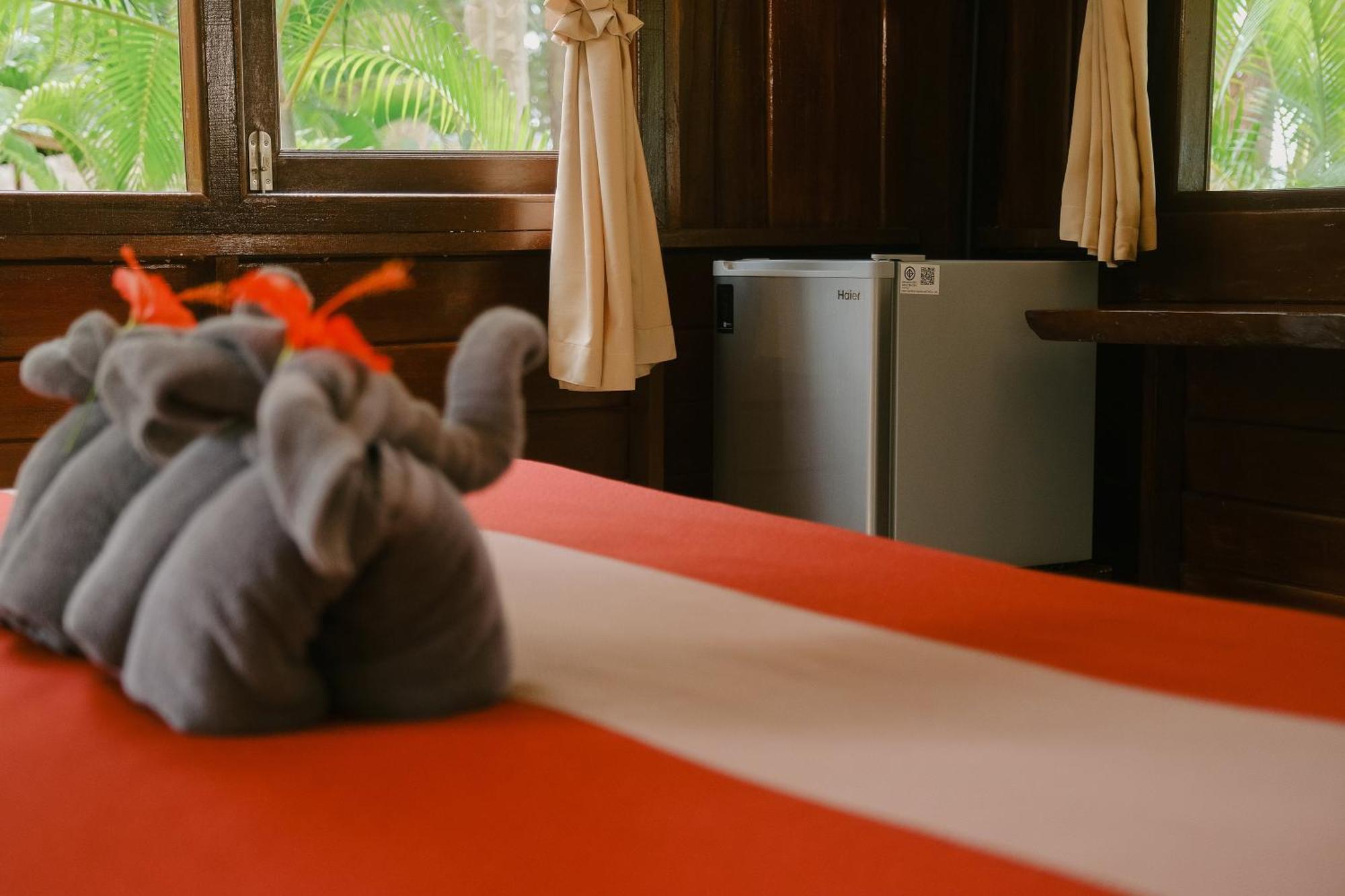 Joy Bungalow Resort And Restaurant Koh Jum Buitenkant foto